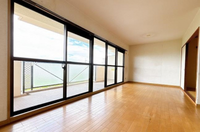 グラン・コートさいⅢ番館　303号室