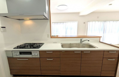 ローレルコートアネスト医大前　201号室