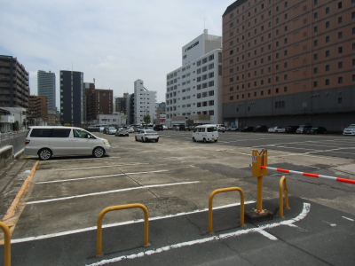 オカケン厚生町駐車場