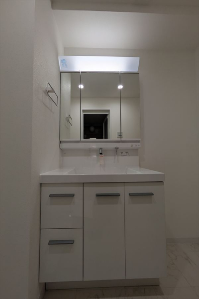 ビ・ウェル今203号室