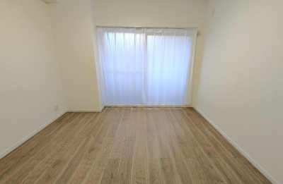 ローレルコートアネスト医大前　201号室